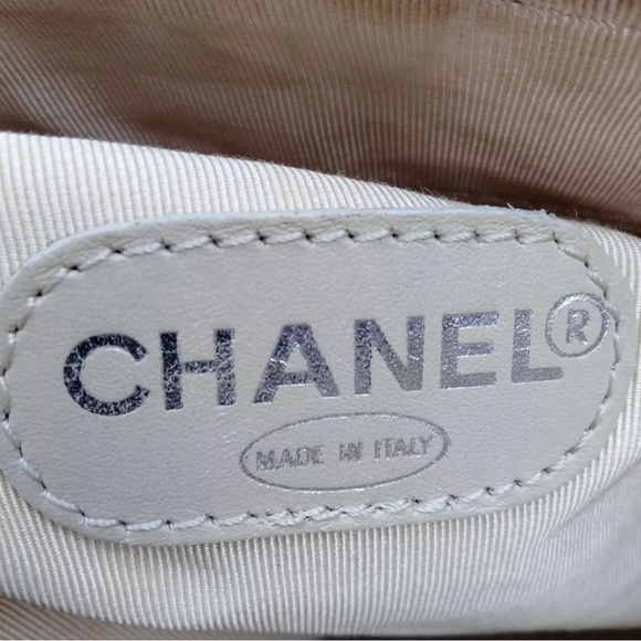 Excellent Condition Authentic Chanel Hand Bag Beige Lamb Skin - Picture 5 of 17